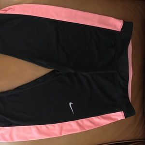 Nike capri leggings